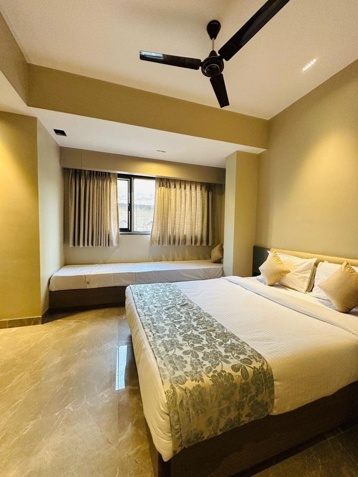 The Falcon Inn Mumbai Luaran gambar