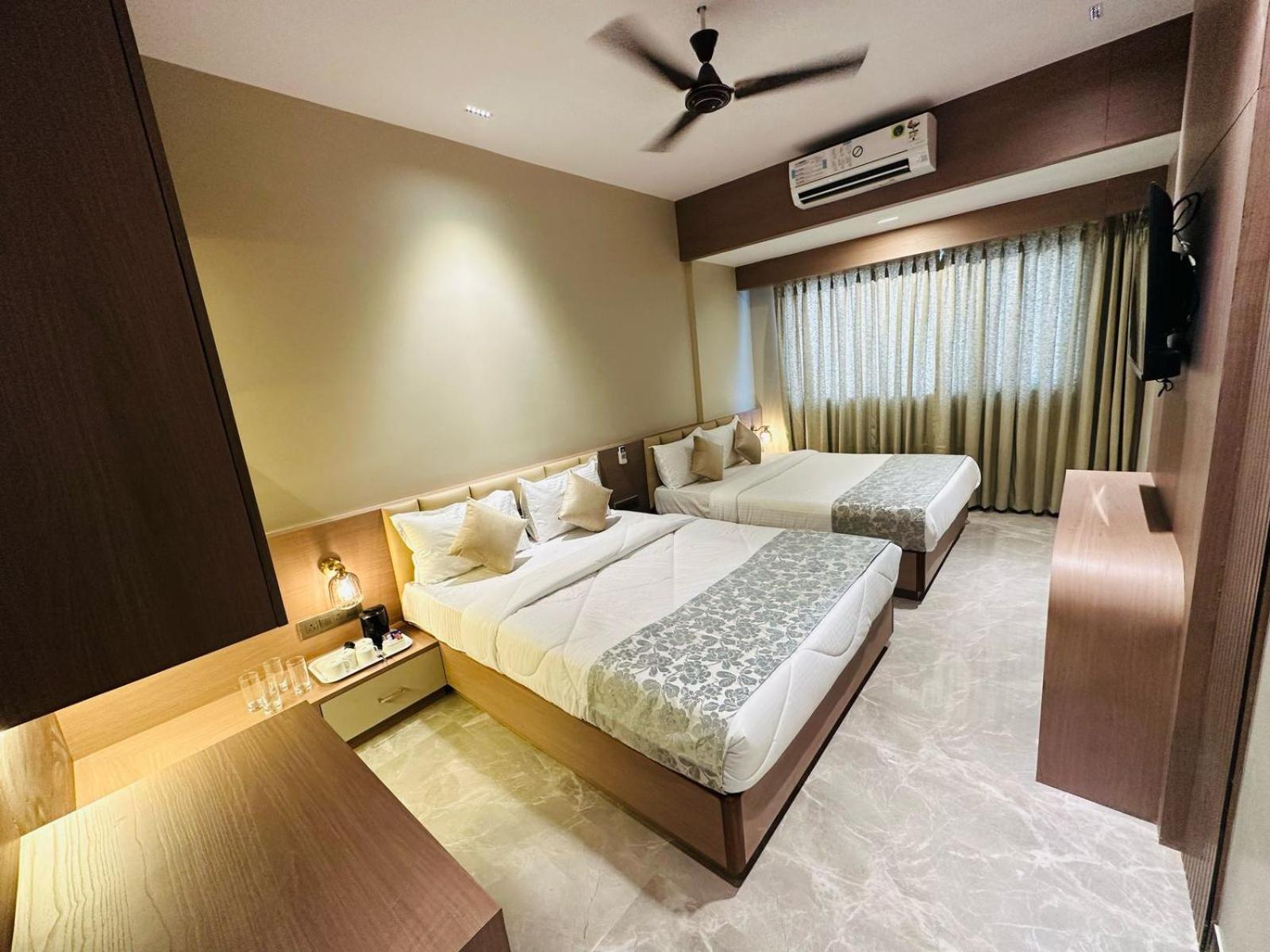 The Falcon Inn Mumbai Luaran gambar